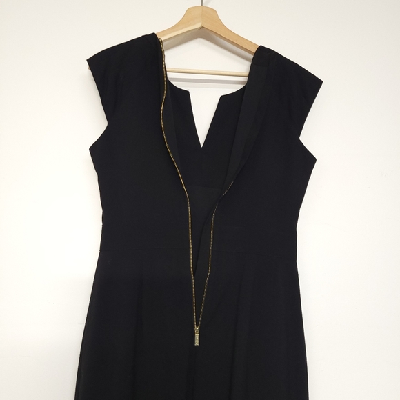 Calvin Klein Women's Shift Dress with Gold-ToneHardware, size SP. #13 - Picture 11 of 14